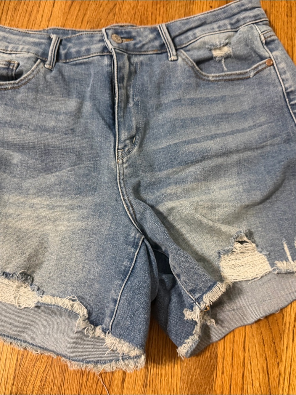 Judy Blue Light Blue Distressed Denim Women’s Shorts 1XL